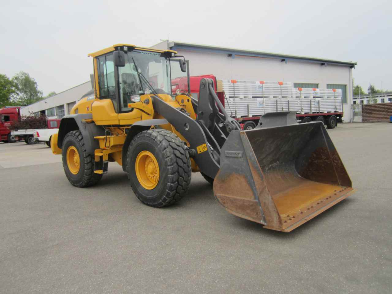 L90H Serie 13056 001